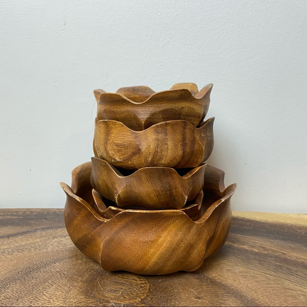 Flower Petal Carved Wood Monkey Pod Bowl Serving Set - Picture 5 of 12